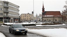 Kruhový objezd u svaté Kateiny v Havlíkov Brod je nejstarí na Vysoin. letoní zima ho vak tak poniila, e bude muset dostat nový povrch. Poátkem ervence tak bude uzaven.