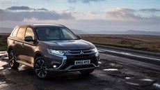 Hybridní Mitsubishi Outlander byl loni nejprodávanějším modelem nejen v Norsku,... Hybridní Mitsubishi Outlander byl loni nejprodávanějším modelem nejen v Norsku,...
