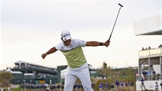 Hideki Macujama se může radovat, vyhrál Waste Management Phoenix Open. Hideki Macujama se může radovat, vyhrál Waste Management Phoenix Open.