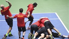 Belgičtí tenisté slaví postup do čtvrtfinále Davis Cupu. Belgičtí tenisté slaví postup do čtvrtfinále Davis Cupu.