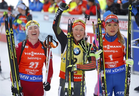 SPOKOJENOST VE TVÁÍCH. Darja Domraevová (stíbro), Laura Dahlmeierová (zlato)...