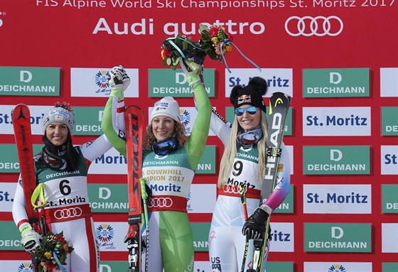 Stephanie Venierová (stíbro), Ilka tuhecová (zlato) a Lindsey Vonnová (bronz)...