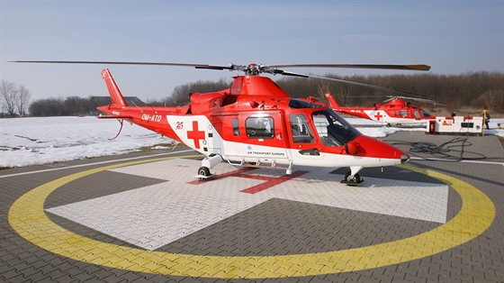 Vrtulníky Agusta A109K2 slovenské spolenosti Air Transport Europe, která od ledna provozuje leteckou záchrannou slubu na olomouckém heliportu.