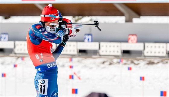 Ondej Moravec pi nstelu ped sprintem na mistrovstv svta v Hochfilzenu.