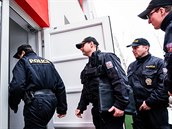 Policejní kontroly na ubytovně v Rychnově nad Kněžnou. Policejní kontroly na ubytovně v Rychnově nad Kněžnou.