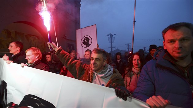 Tisce Blorus protestuj proti dekretu prezidenta Alexandra Lukaenka o pedchzen socilnmu pivnictv (17.2.2017).