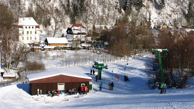 Ski Arel esk Jietn a sjezdovka erk, kde narazil padestilet lya do stromu a zemel.