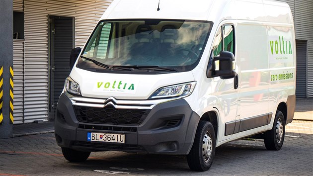 Slovensk spolenost Voltia distribuuje uitkov automobily s elektromotorem.