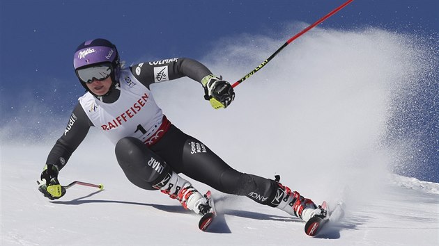 Francouzsk lyaka Tessa Worleyov na trati obho slalomu na MS ve Svatm Moici.
