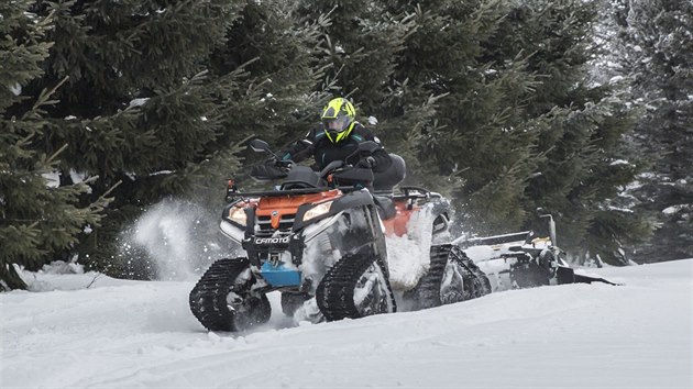 Redakn test tykolek: Stopova jsme zapojili jak za Gladiatora X8 tak i za Jumbo 850 V-Twin a zpotku jsme se rozjdli s velkm respektem, ale oba dva modely si s pltunovm pvsem hrav poradily.