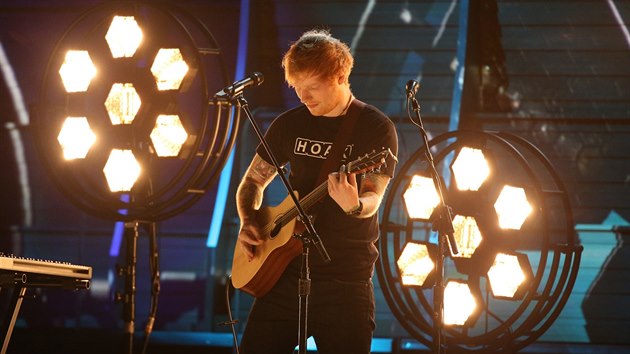 Ed Sheeran (Grammy Awards, Los Angeles, 12. nora 2017)