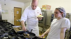 Známý kuchař Ondřej Slanina přijel do Chebu vařit se studenty Integrované... Známý kuchař Ondřej Slanina přijel do Chebu vařit se studenty Integrované...