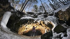 Přírodní památka Salka je pozůstatkem bývalé štoly po těžbě kyzové břidlice... Přírodní památka Salka je pozůstatkem bývalé štoly po těžbě kyzové břidlice...