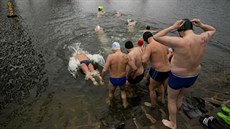 Na mistrovství republiky v zimním plavání se v Brn seli otuilci rzného...