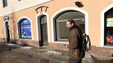 Bývalý Video club v jihlavské Žižkově ulici. Do těchto dveří chodili od... Bývalý Video club v jihlavské Žižkově ulici. Do těchto dveří chodili od...