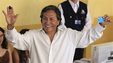 Peruánský exprezident Alejandro Toledo po odevzdání hlasu ve volbách (10. dubna... Peruánský exprezident Alejandro Toledo po odevzdání hlasu ve volbách (10. dubna...