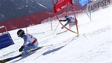 Francouz Alexis Pinturault (vpravo) a Slovák Adam Žampa v týmové soutěži na... Francouz Alexis Pinturault (vpravo) a Slovák Adam Žampa v týmové soutěži na...
