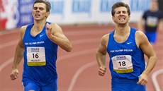 Jiří Sýkora (vpravo a Adam Sebastian Helcelet z Olympu Praha dobíhají do cíle... Jiří Sýkora (vpravo a Adam Sebastian Helcelet z Olympu Praha dobíhají do cíle...