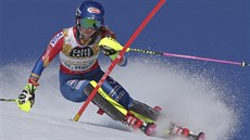 Americká lyaka Mikaela Shiffrinová na trati slalomu na MS ve Svatém Moici.