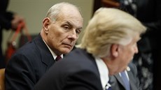 Americký ministr vnitní bezpenosti John Kelly s prezidentem Donaldem Trumpem...