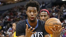 Andrew Wiggins z Minnesoty během utkání s Clevelandem. Andrew Wiggins z Minnesoty během utkání s Clevelandem.