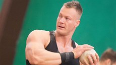 Koulař Martin Stašek na otrokovickém mítinku Koulař Martin Stašek na otrokovickém mítinku