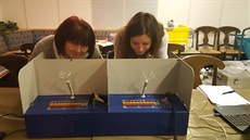 V Německu podstupují dobrovolníci test, který ověřuje jejich schopnost... V Německu podstupují dobrovolníci test, který ověřuje jejich schopnost...
