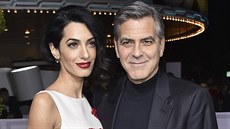 George Clooney a jeho manelka  Amal (Los Angeles, 1. února 2016)