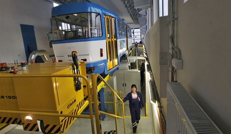 V porubském depu budou brousit tramvajová kola, aby z nich odstranili ploky,...