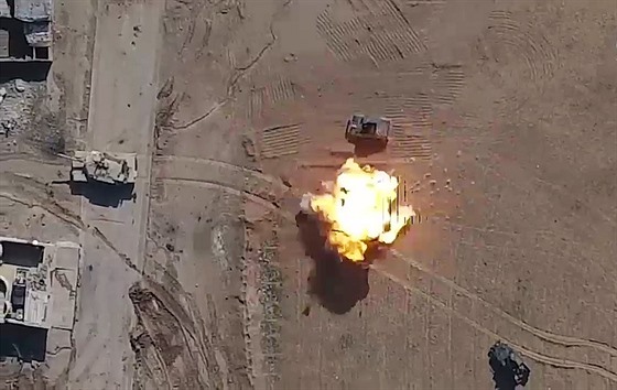Dron IS zniil pancéované vozidlo irácké armády (25. února 2017)