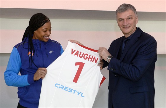 Kia Vaughnová oblékne eský reprezentaní dres na mistrovství Evropy, pedává...