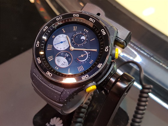 Huawei Watch 2 4G na veletrhu MWC V Barcelon