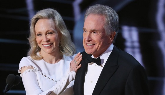 Faye Dunawayová a Warren Beatty na Oscarech (Hollywood, 26. února 2017)