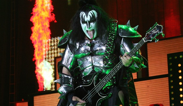 Zpvák a baskytarista Kissák Gene Simmons je dkazem, e v jejich koncertech...