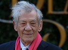 Ian McKellen na londýnském promítání filmu Kráska a zvíe (2017)