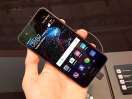 Huawei P10 na veletrhu MWC v Barcelon