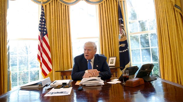 Americk prezident Donald Trump v Ovln pracovn v Blm dom. (23.2. 2017)