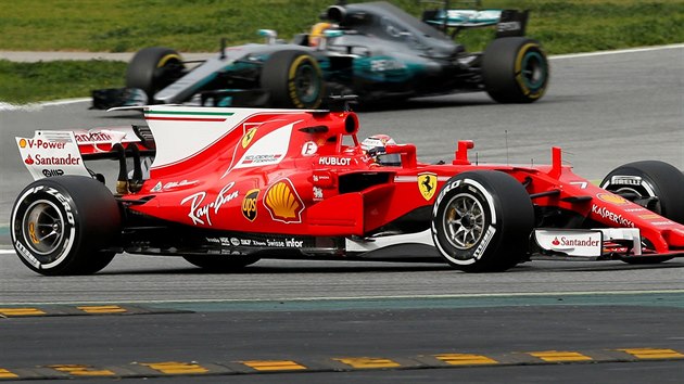 Kimi Rikknen ze stje Ferrari pi testovn ve panlsku.