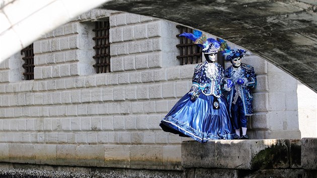 Karnevalov oslavy v Bentkch se traduj od roku 1162, kdy tehdej mstsk republika dobyla vojenskho vtzstv. Novodob ronky se ve slavnm mst v lagun konaj kad rok v noru.