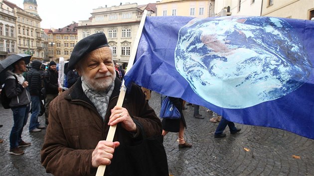 Protest proti sentnmu nvrhu novely o ochran prody, kter by podle kritik fakticky zlikvidoval nrodn parky v esk republice (Praha, 21. nora 2017)