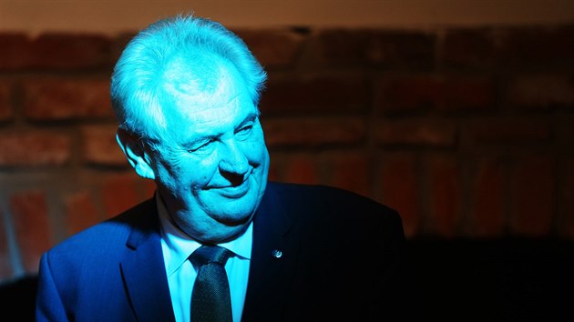 Prezident Milo Zeman pi odhalen pamtn desky k vro vzniku praskho Slovenskho domu (23. nora 2017)