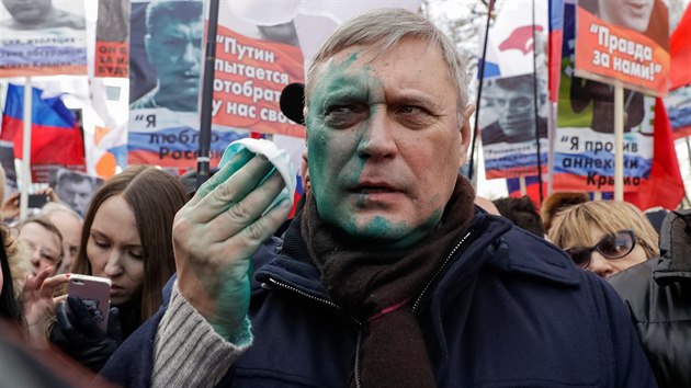 Demonstrace pi pleitosti druhho vro vrady ruskho opozinho politika Borise Nmcova se zastnil i rusk opozin ldr Michail Kasjanov. (26. nora 2017)