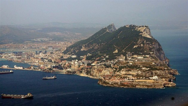 Prvn pohled na Gibraltarskou sklu.
