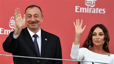 Ázerbájdžánský prezident Ilham Alijev a jeho žena Mehriban na závodech formule... Ázerbájdžánský prezident Ilham Alijev a jeho žena Mehriban na závodech formule...