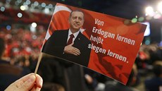 Ute se od Erdogana a nauíte se vítzit. Mítink tureckého premiéra Binaliho...
