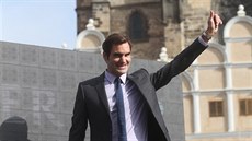 USMVAVÝ ELEGÁN. Roger Federer pi setkání s fanouky na Staromstském námstí...