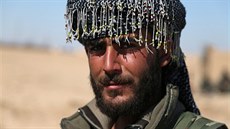 Písluník peván kurdských jednotek SDF, operujících na severu Sýrie (21....