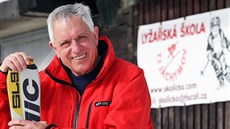 Vladimír Ledl je ředitelem lyžařské školy TJ Jáchymov, která má zázemí v areálu... Vladimír Ledl je ředitelem lyžařské školy TJ Jáchymov, která má zázemí v areálu...