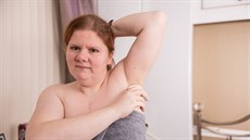 Kelly Fidoe-White používá sprchu několikrát denně. Nespočetněkrát také používá... Kelly Fidoe-White používá sprchu několikrát denně. Nespočetněkrát také používá...