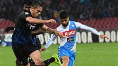 Lorenzo Insigne z Neapole u míe v domácím utkání proti Atalant Bergamo.